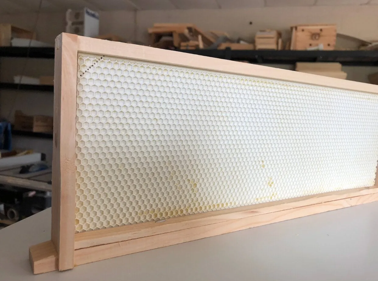 6 5/8 Med honey super w/ foundations Assembled
