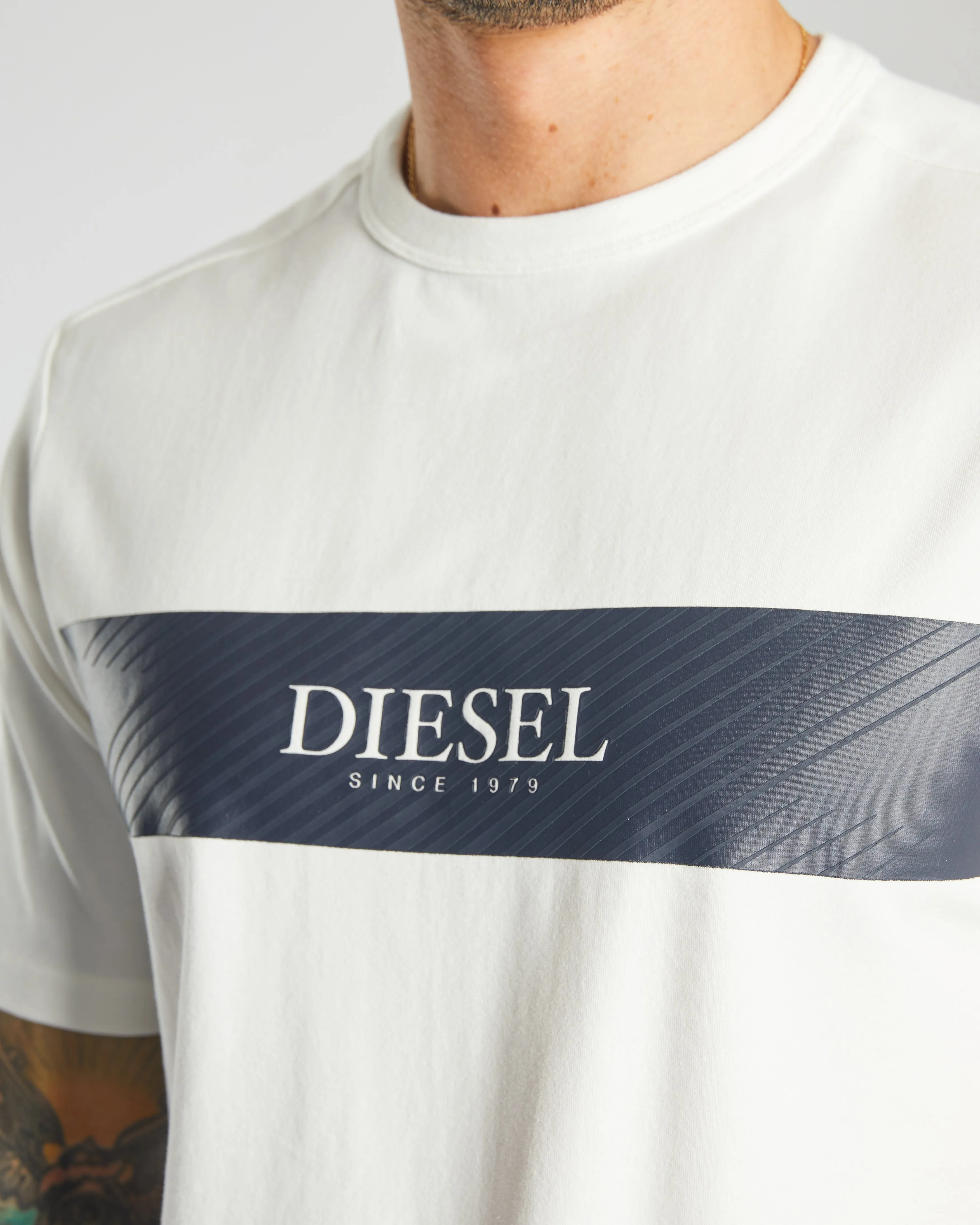 Bilal Tee Solar White