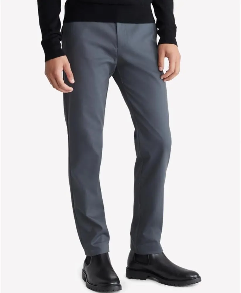 Calvin Klein Men's Modern Stretch Wrinkle Resistant Chino Pants in Slim Fit