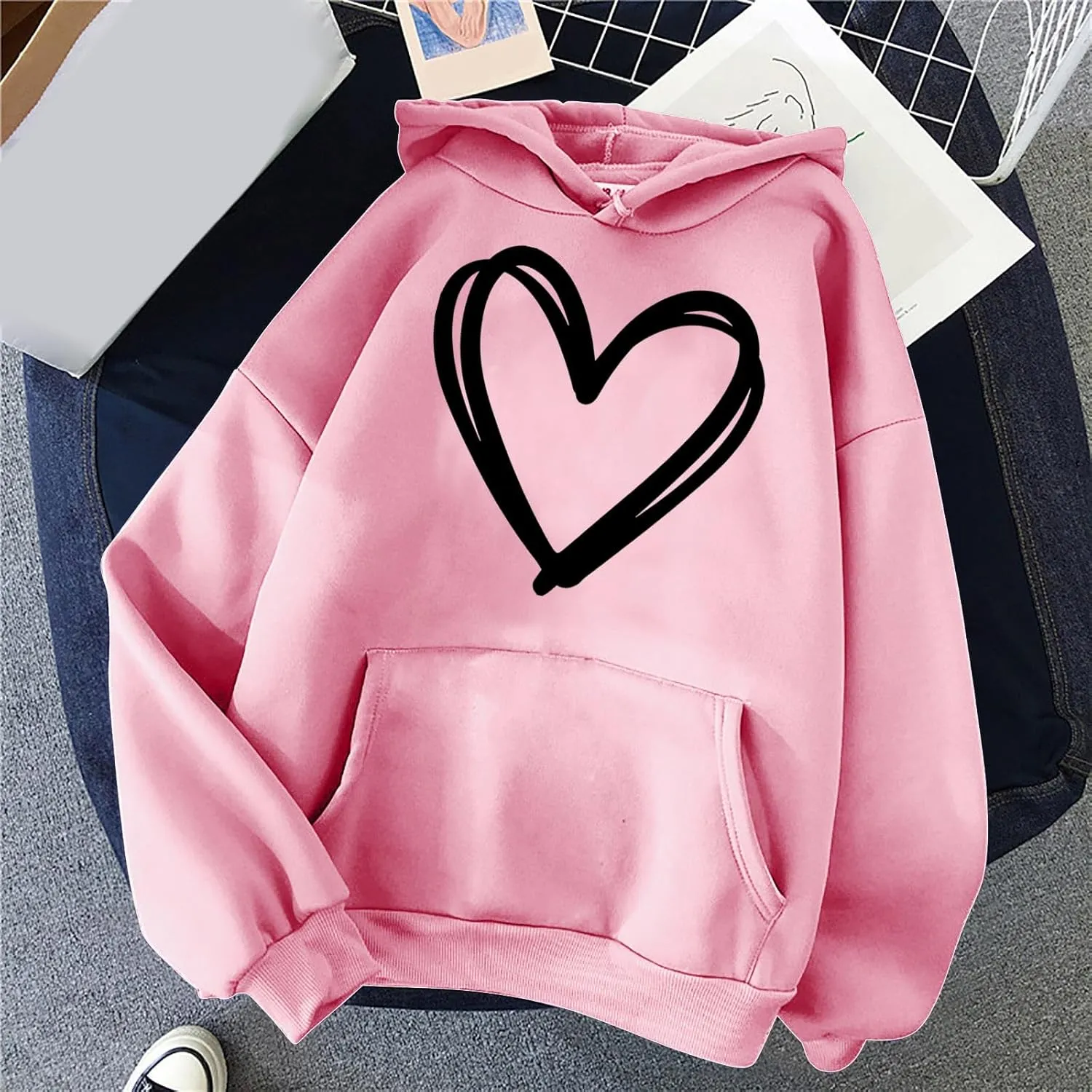 Cute Hooded Sweatshirt For Women 2024 Casual Long Sleeve Heart Graphic Hoodies Loose Comfy Fall Fashion Pullovers