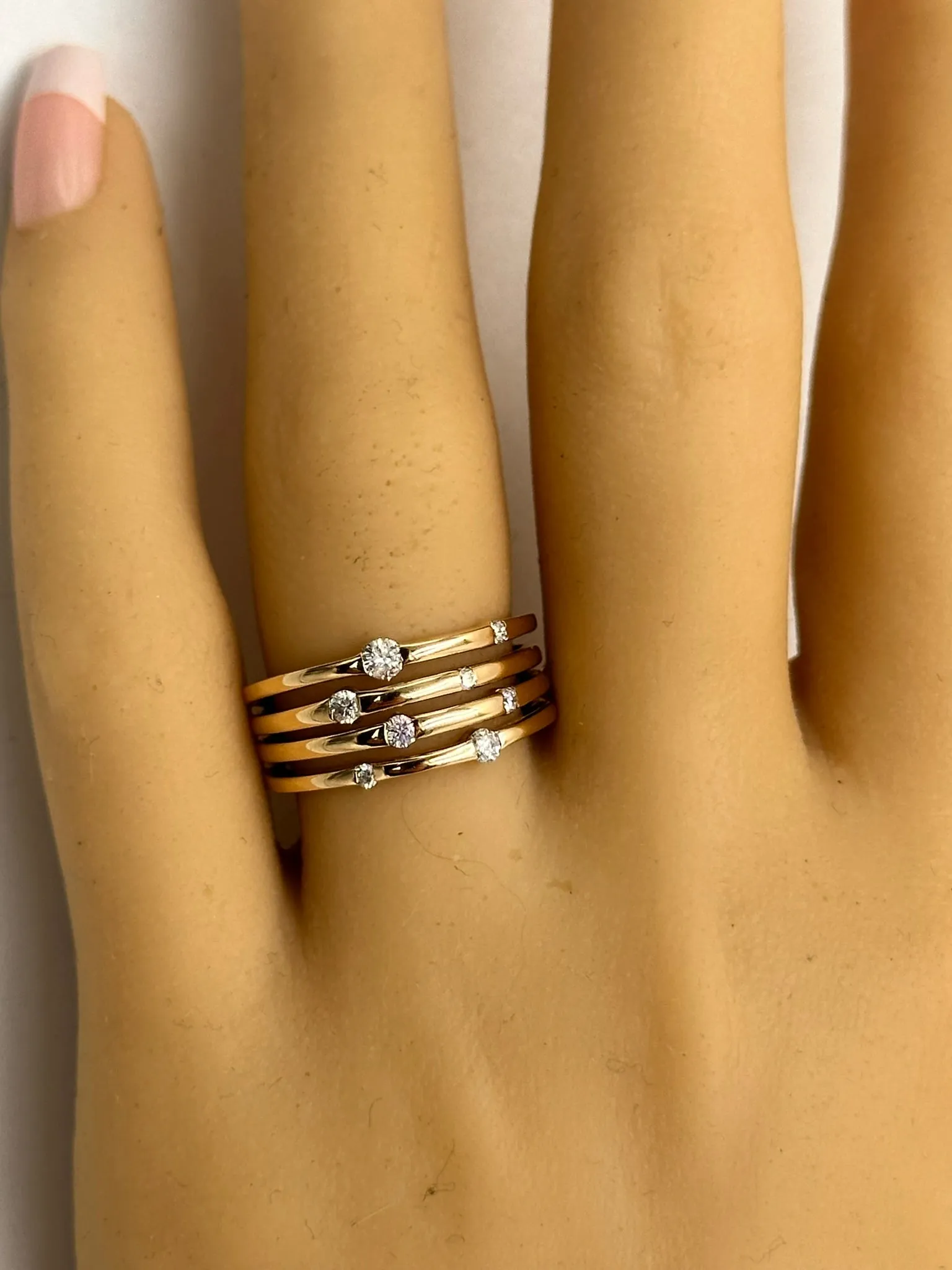 Elegant 9ct Yellow Gold Diamond Ring - Total Diamond Weight 0.34ct