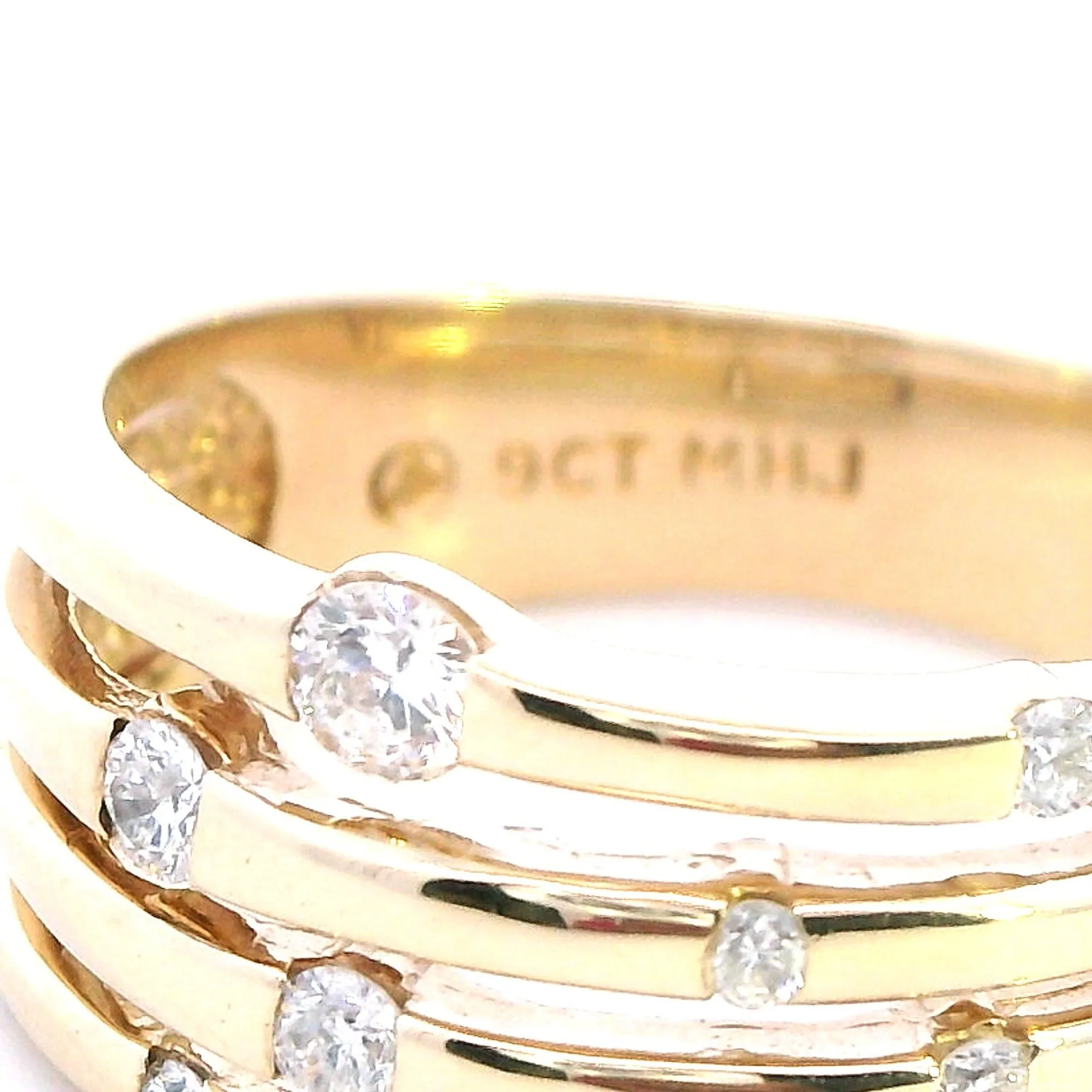 Elegant 9ct Yellow Gold Diamond Ring - Total Diamond Weight 0.34ct