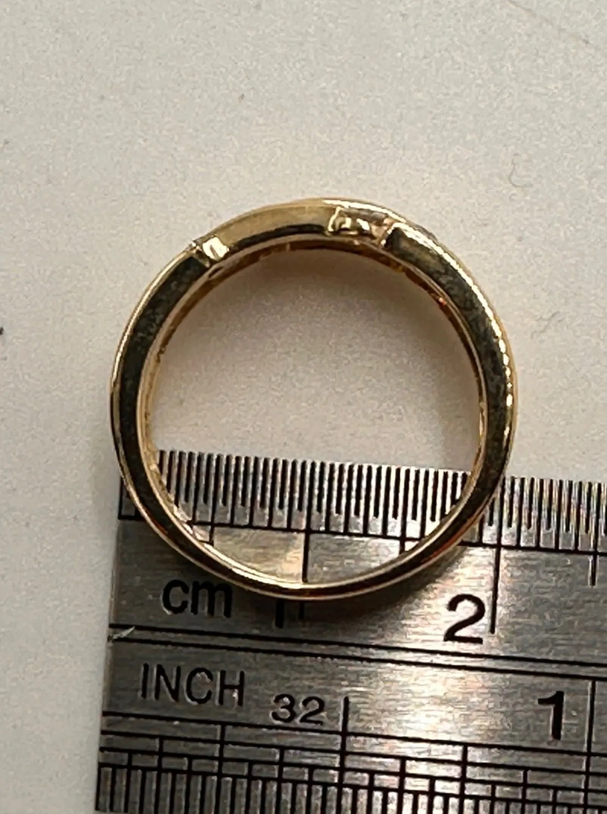 Elegant 9ct Yellow Gold Diamond Ring - Total Diamond Weight 0.34ct