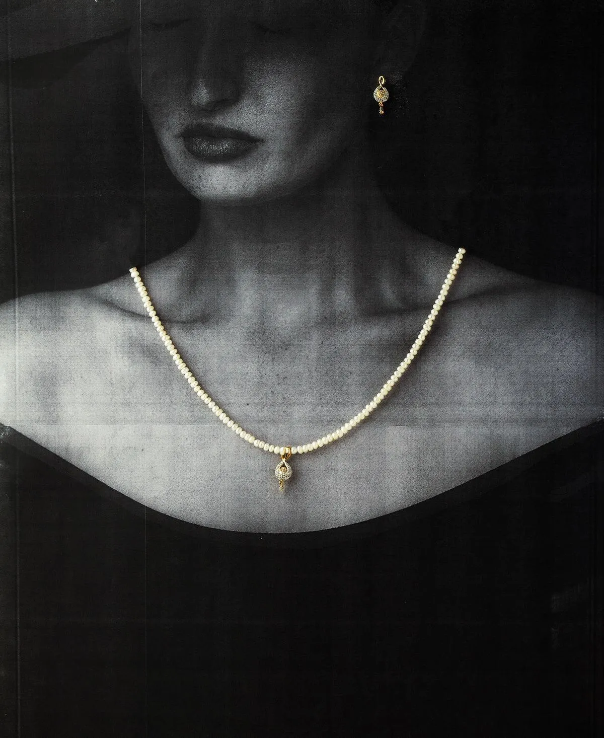 Elegant Pearl Necklace Set