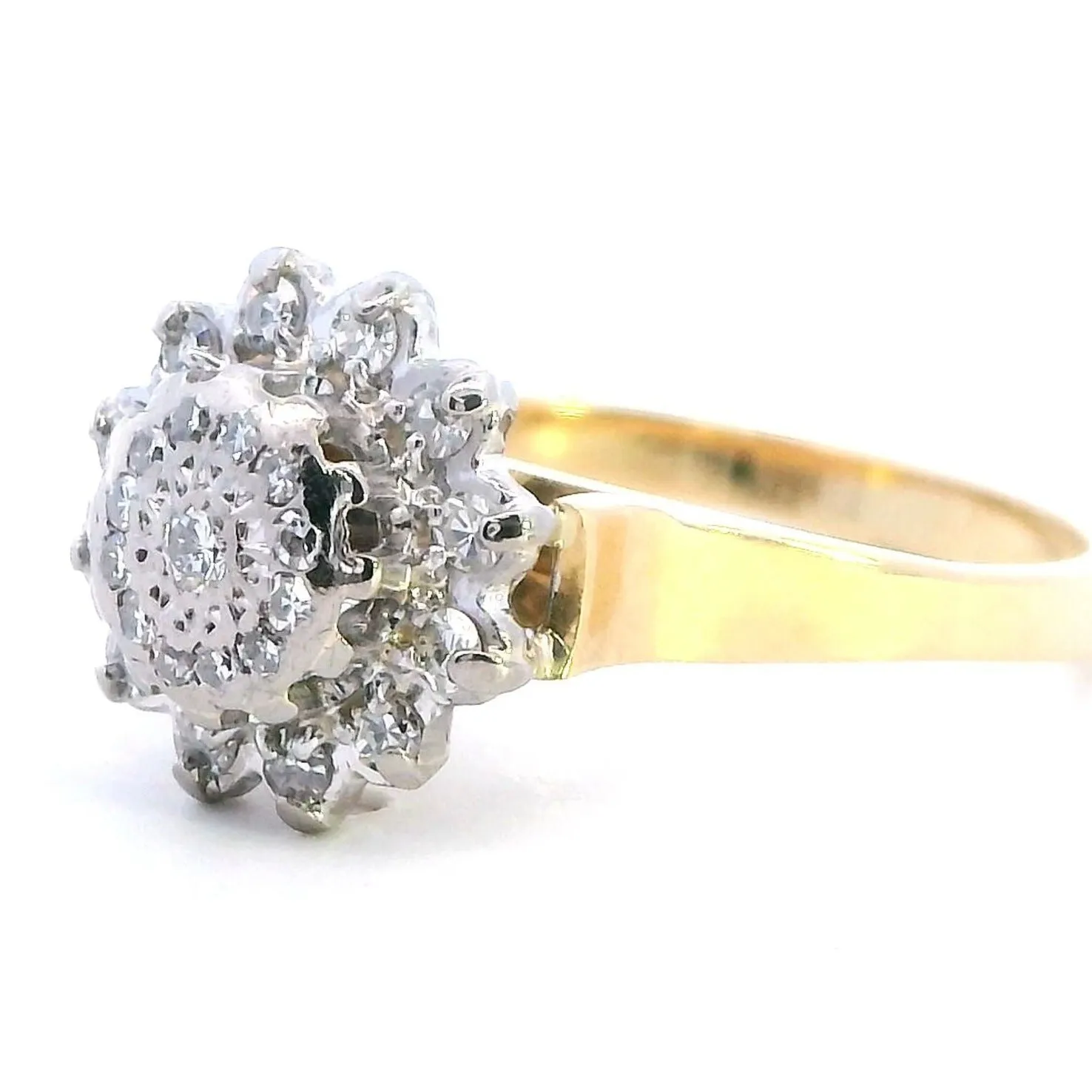 Exquisite 18K Yellow and White Gold Diamond Halo Ring - A Masterpiece of Elegance