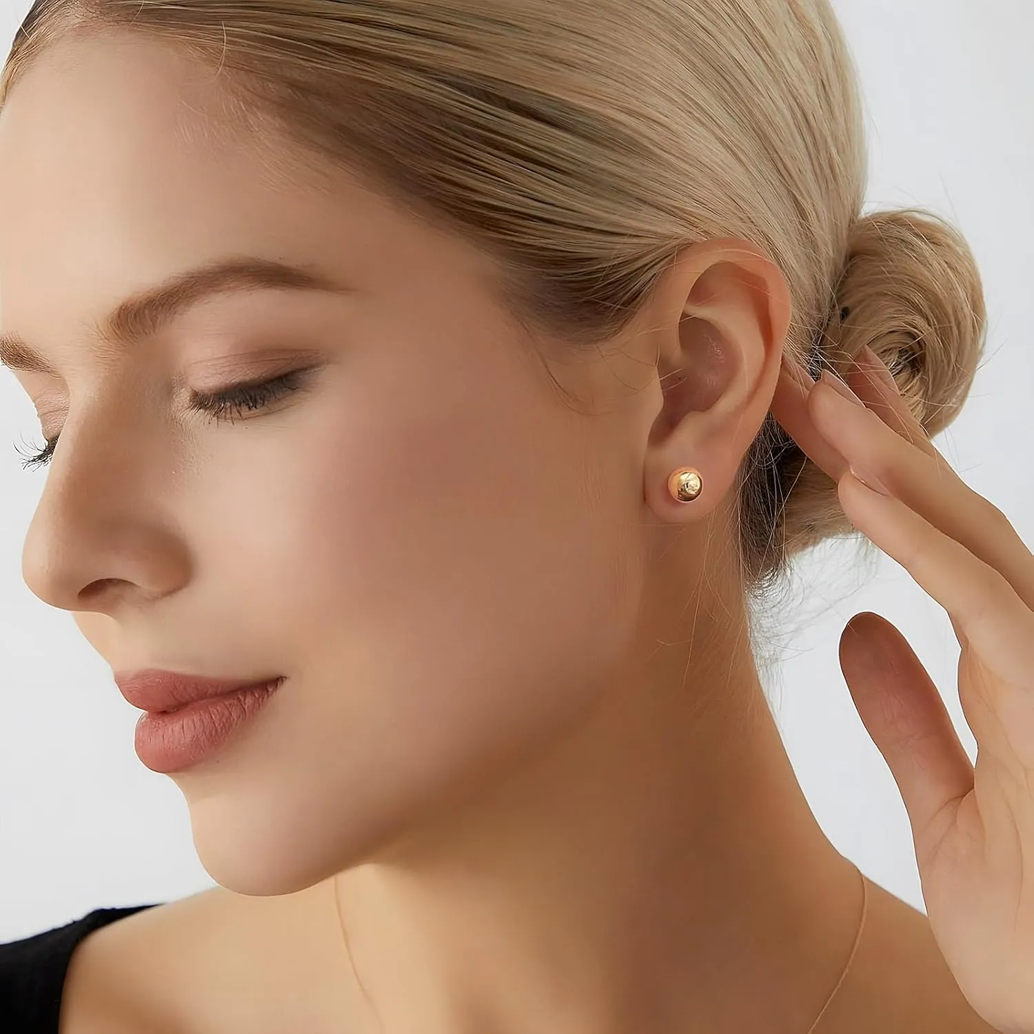 FAMARINE Dot Earrings Gold Silver Stud Earrings for Women Flat Round Earrings Minimalist Earrings