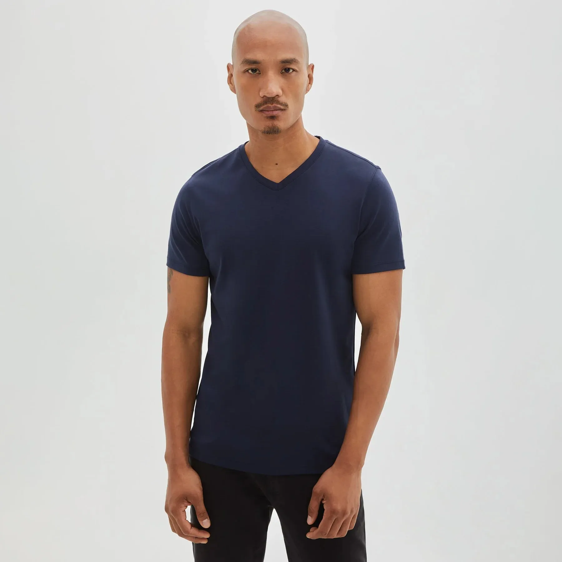 Men's Robert Barraket Georgia V-Neck T-shirt - Navy