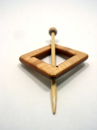 Mother of Pearl Square Shawl Pin "Nuuka"