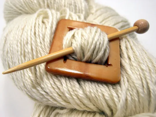 Mother of Pearl Square Shawl Pin "Nuuka"