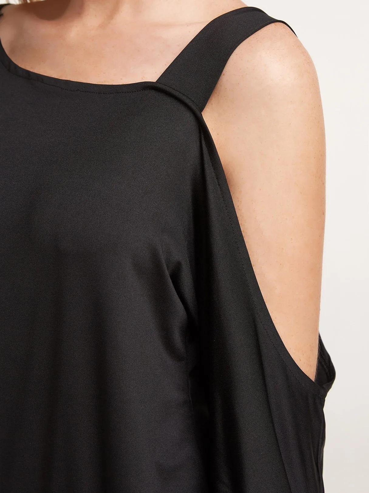 OEM ODM Long Sleeve Round Neck Black T-Shirt