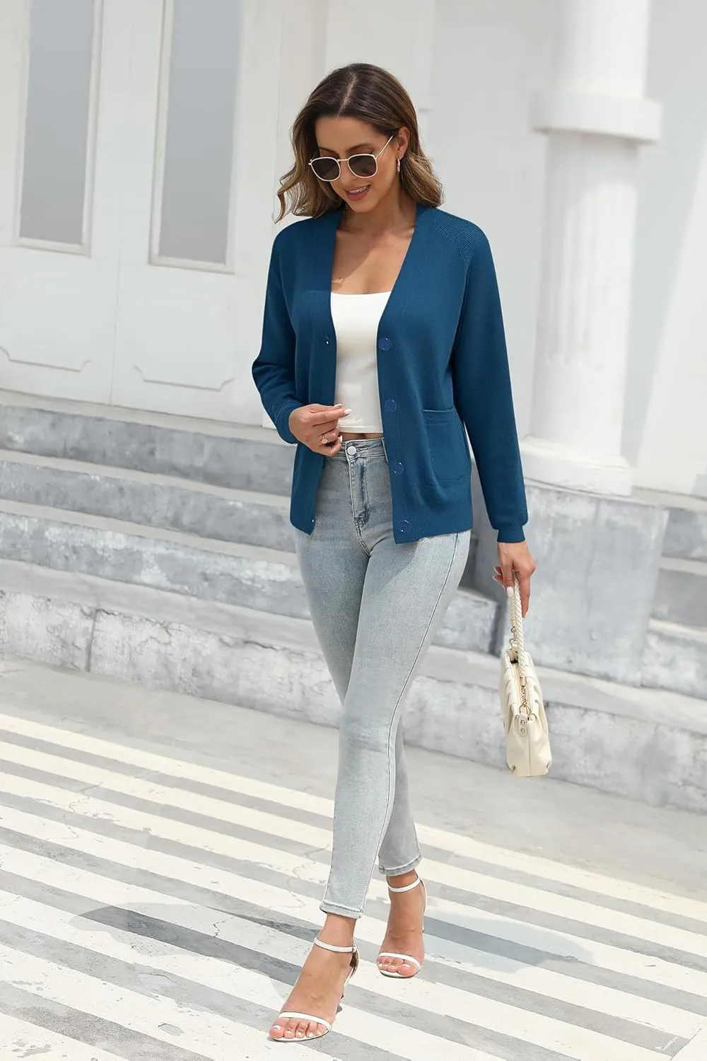 Urban CoCo Women's Long Sleeve Cropped Cardigan Sweater Button Down V Neck Knit Sweaters with Pockets